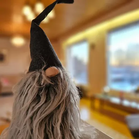 Authentic Arctic At The Delta Villa *