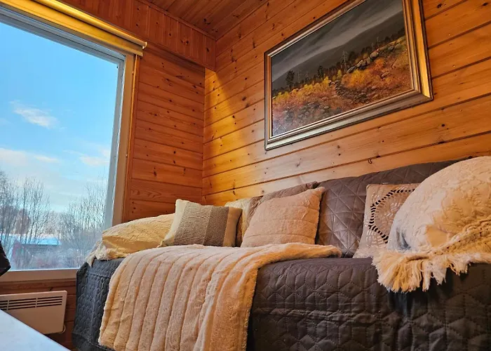 Authentic Arctic At The Delta Villa *